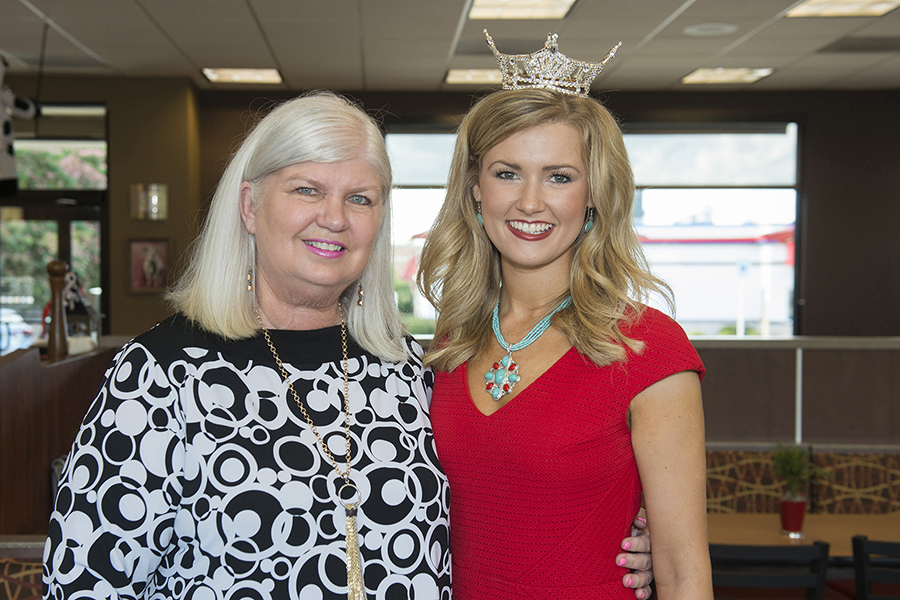 We had an awesome time at Chick-fil-A Leeds this past Tuesday night and wanted to share some Miss Leeds Area Spirit Night at Chick-fil-A photos! The newly crowned Miss Alabama, Hayley Barber, along with our very own Miss Leeds Area, Briana Kinsey 