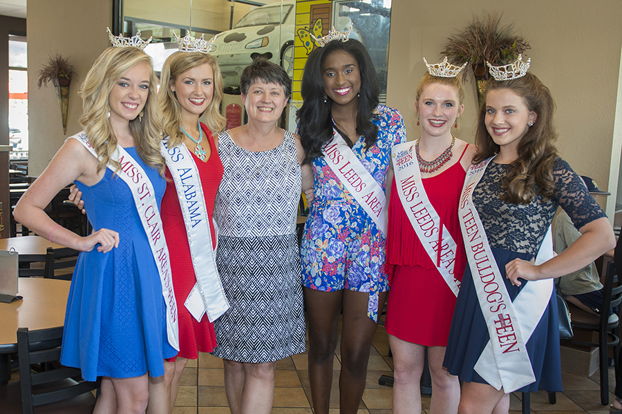 We had an awesome time at Chick-fil-A Leeds this past Tuesday night and wanted to share some Miss Leeds Area Spirit Night at Chick-fil-A photos! The newly crowned Miss Alabama, Hayley Barber, along with our very own Miss Leeds Area, Briana Kinsey 